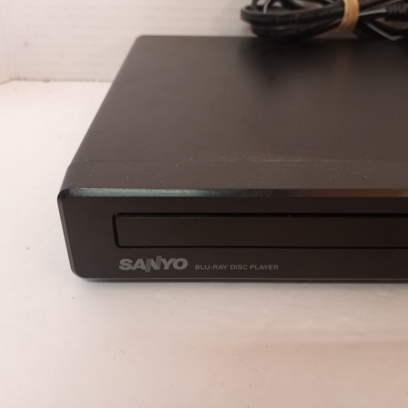 Sanyo blu ray DVD player model FWBP507FF - Picture 3 of 8